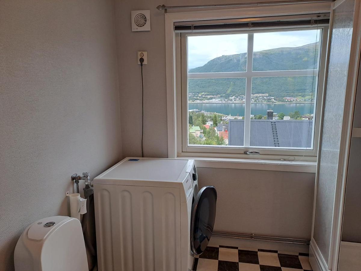 Warm And Cozy With Panoramic View Above The Center