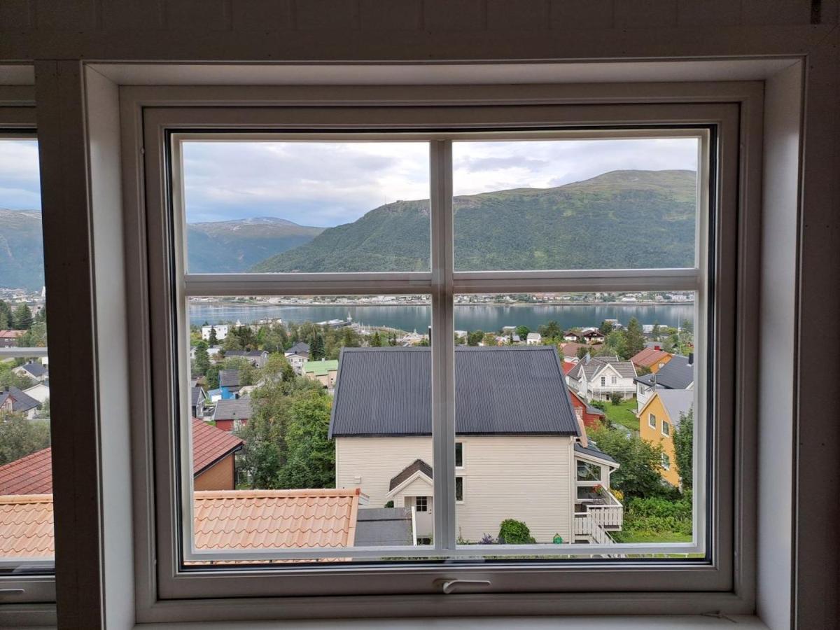 Warm And Cozy With Panoramic View Above The Center Tromsø